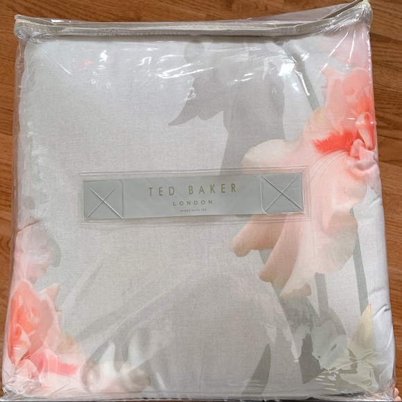 Ted Baker Chatsworth Bloom King Comforter&Sham Set - Picture 7 of 8